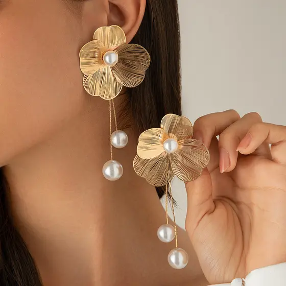 Brincos Flor Dourado Pérola Feminino Longo Pendente Design Coreano Moda Presente Bijuteria