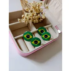 KIT COM 5 BRINCOS BOTÃO DO BRASIL- ESTILO, VERSATILIDADE E AMOR PELO PAÍS! COPA DO MUNDO