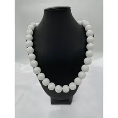 Colar de Bolas – Elegância que Nunca Sai de Moda