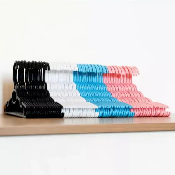 Kit 50 Cabides Infantil Bebê Enxoval Rosa Azul Branco Preto Plástico Reforçado Cruzeta Roupa