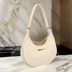 Bolsa Baguete Off Bege Couro Ecológico Média De Ombro Lançamento