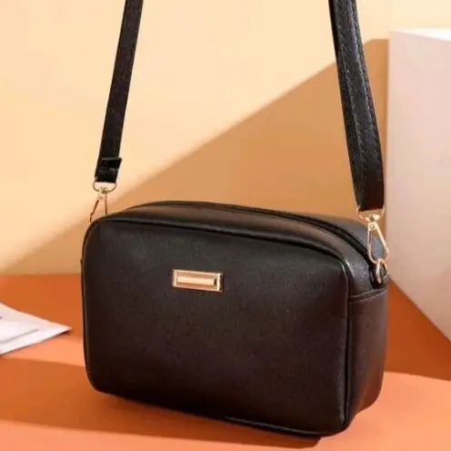 Bolsa feminina Quadrada de Ombro Lisa Blogueirinha Quadrada Super Promoção Trend