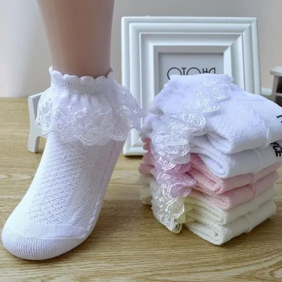 Meia Infantil Babado Cano Curto Babado de Renda Batizado Festa de Aniversário Branca Azul Rosa
