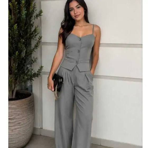 Conjunto Elegância Moderna com Calça Pantalona e Corset Estruturado Liquidação2026**