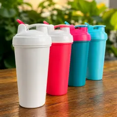 Coqueteleira Academia 600ml com 2 cores acompanha Alça, Peneira, e Esfera misturadora
