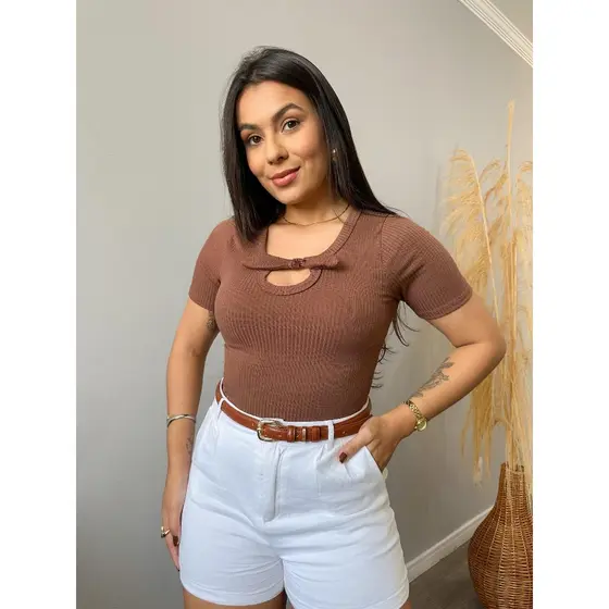 Blusa Canelada com Lacinho e Recorte no Decote Blusinha Casual