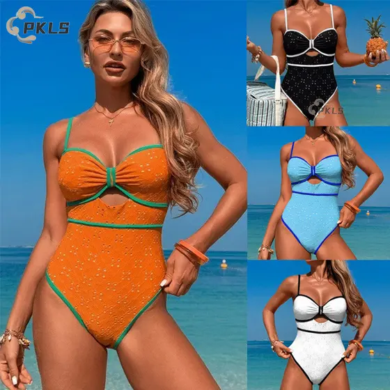 Maiô Elegante De Feminino Com Detalhes Contrastantes