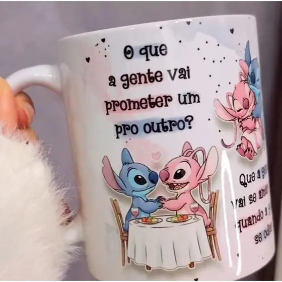 Caneca Personalizada Namorados O Que a Gente Vai Prometer Stitch e Angel com Foto