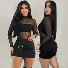 Short Saia Estiloso com Fivela Dourada – Moda Feminina, Look Moderno, Elegante e Versátil