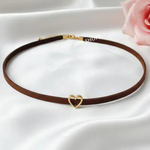 Colar Choker em Couro Pingente Coração Elegante Curta Pescoço Dia a Dia
