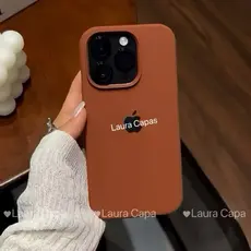 Capa MARROM CARAMELO Para iPhone 11 12 13 14 15 16 7 8 XR X XS Pro Max Plus 16E Silicone Aveludada Com Logo