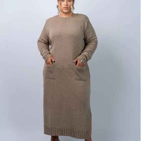 Vestido Inverno Plus Size Confortável Design Sofisticado Fenda Lateral Mariá Mariotti - 20353