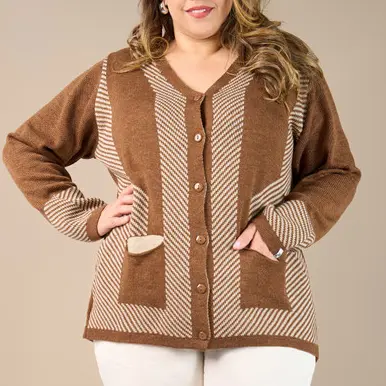 Casaco Plus Size Trico Feminino Aberto Botões Bolsos Mariá Mariotti  - 20357