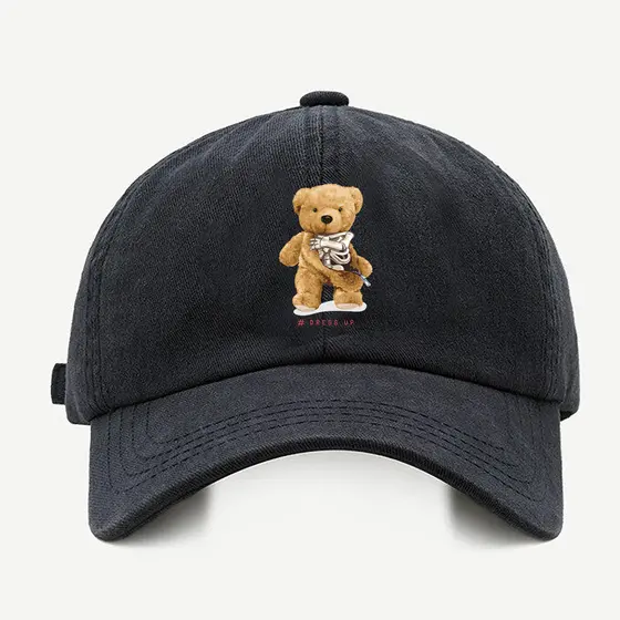 Bone baseball masculino preto Urso Caveira SwagCom regualgem cores bege e branco
