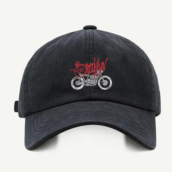 Bone baseball masculino preto Moto BrooklynCom regualgem cores bege e branco
