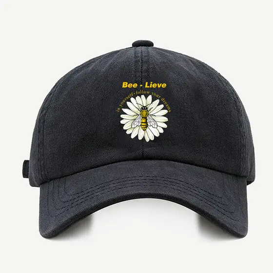 Bone baseball masculino preto Bee Lieve AbelhaCom regualgem cores bege e branco