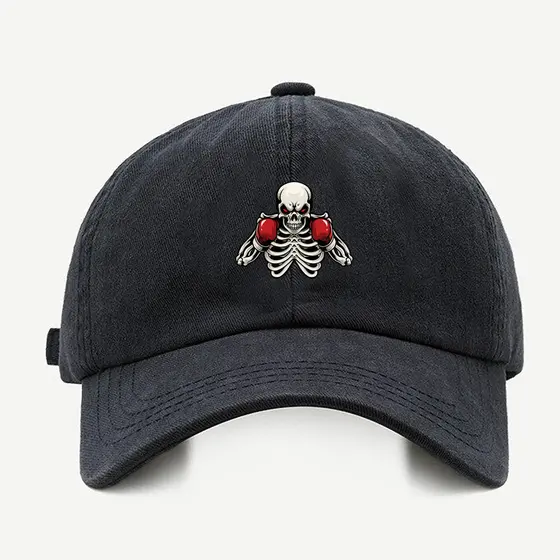 Bone baseball masculino preto Caveira Lutadora de Boxe Com regualgem cores bege e branco