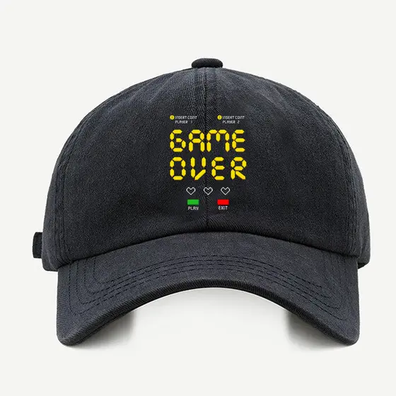 Bone baseball masculino preto Game Over Play ExitCom regualgem cores bege e branco