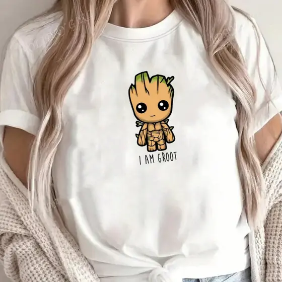 camiseta feminina baby i'm groot off white de algodão premium