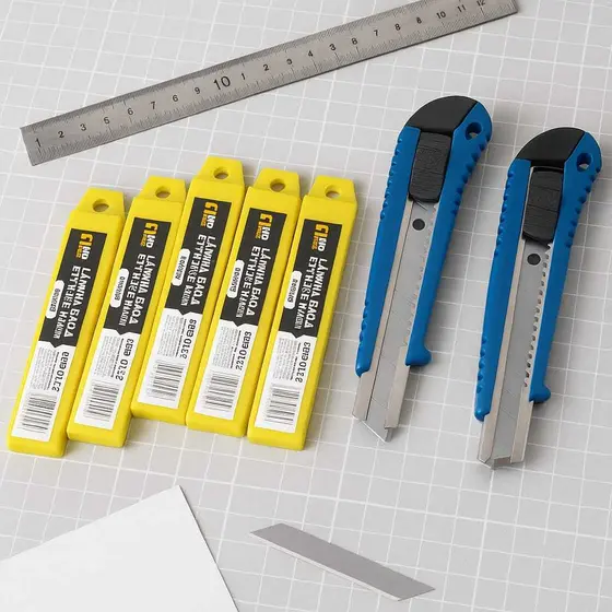 Estilete Profissional Emborrachado sortidos com Trava 18mm +10 Laminas