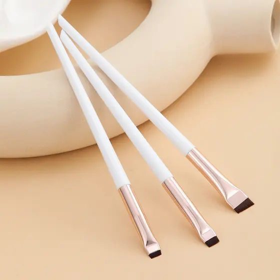 Kit 3 Escovas para Delineador de Olhos – Pincéis de Seda para Maquiagem dos Olhos em Diversos Formatos