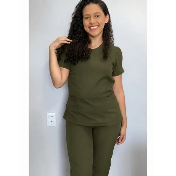Pijama cirúrgico feminino Orquídea (Poliéster com Elastano) scrub hospitalar