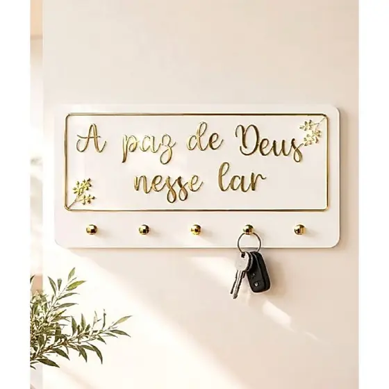 Porta-Chaves PVC A Paz De Deus Nesse Lar Branco com Dourado e Chaveiro