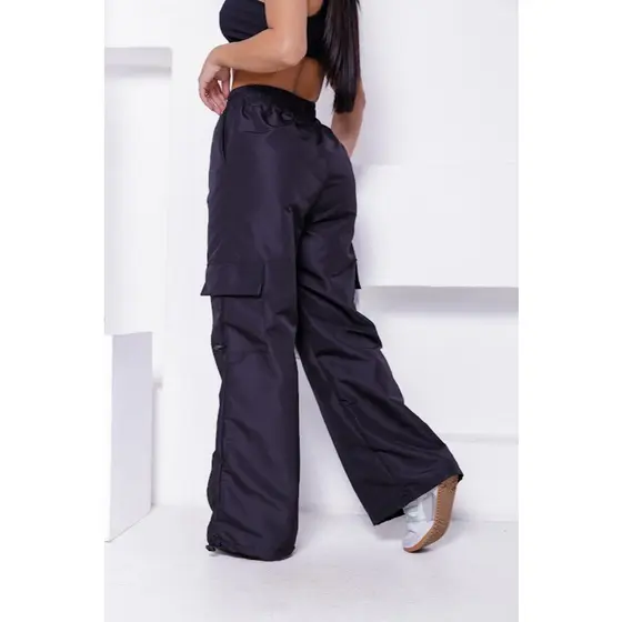 Calça Cargo Parachute Tactel Com Cordão Ajustáveis no Bolsos e Pernas Cargo Larga