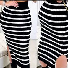 Saia Midi Feminina Tricot com Listras - Caimento Perfeito e Versátil