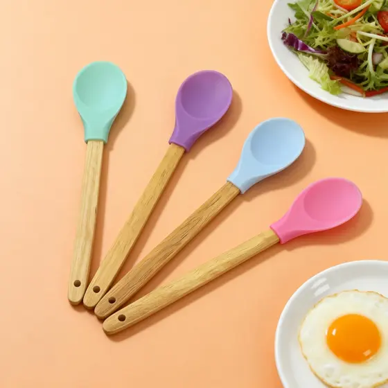 Kit4 Colher De Cozinha Com Cabo De Madeira E Ponta de Silicone Utensílio Prático Resistente