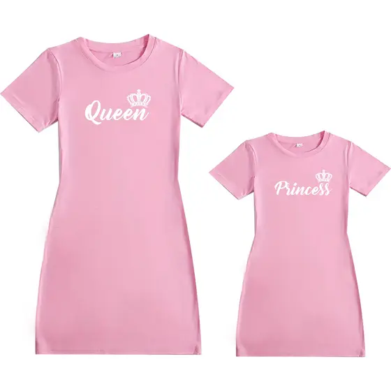 Kit Vestido Queen e Princess RAinha Princesa Camiseta / Camisetao combinado iguais mae e filha