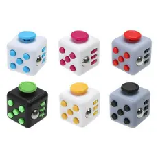 Brinquedos Em Cubo De Rubik
