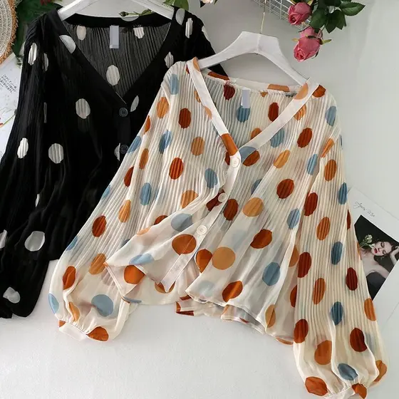 2026 Blusa Plissada De Bolinhas Primavera , Camisa Casual De Chiffon Solta Com Decote Em V E Botões