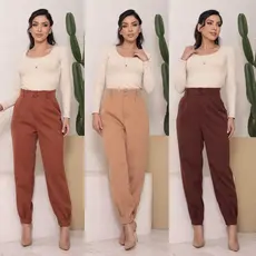 calça feminina alfaiataria, social, estilo elegante, calça cenoura com prega, moda executiva.