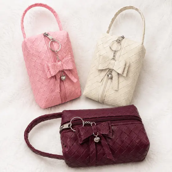 Bolsa Necessaire Feminina Premium com Chaveiro de Laço e Alça de Mão