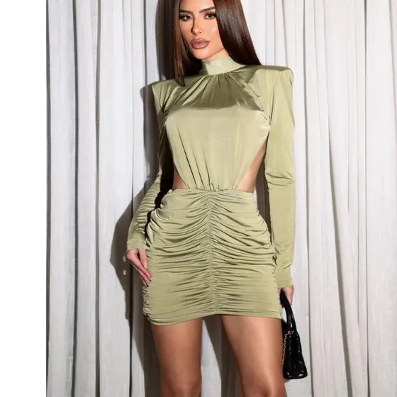 Vestido Feminino Curto Manga Longa com Recortes Laterais e Saia Drapeada