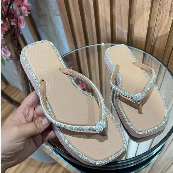 Chinelo feminino NO STRASS Verao 2026