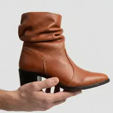 Bota Feminina com Salto Zíper Palmilha Antibacteriana em EVA Coturno Feito em Couro