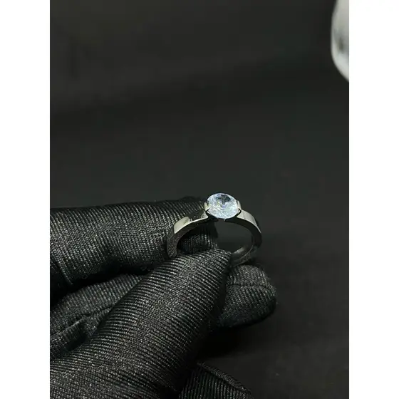 Anel Solitário Aço Inox Aro Quadrado Prateado Pedra de Zircônia 5mm