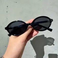 Óculos de Sol Feminino Oval Retrô Vintage Miu Tendência das Blogueiras Moda Y2K Minimalista Estilo Anos 90 Preto