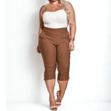 Calça Feminina Capri Com ilhos Plus Size