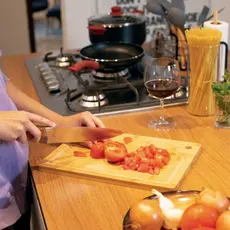 Tábua de Churrasco em Madeira com Bandeja Prática para Carnes
