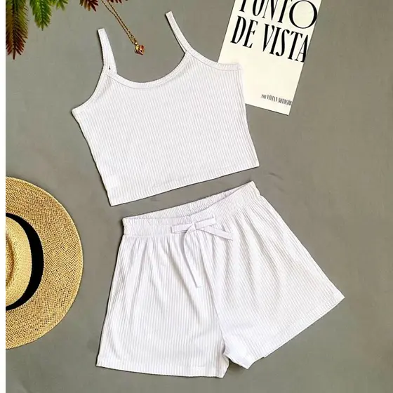 Conjunto Feminino Cropped Básico de Alcinha + Short Curto em Malha Canelada
