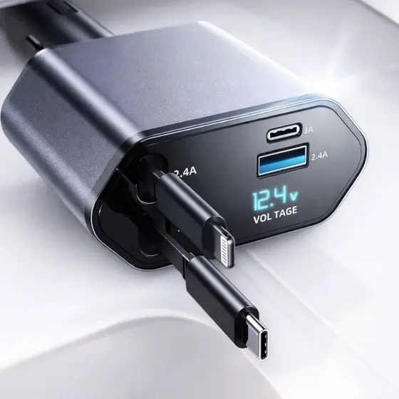 Carregador Veicular 4 em 1 com Giro 180° – USB-C + Lightning, Alta Velocidade e Praticidade