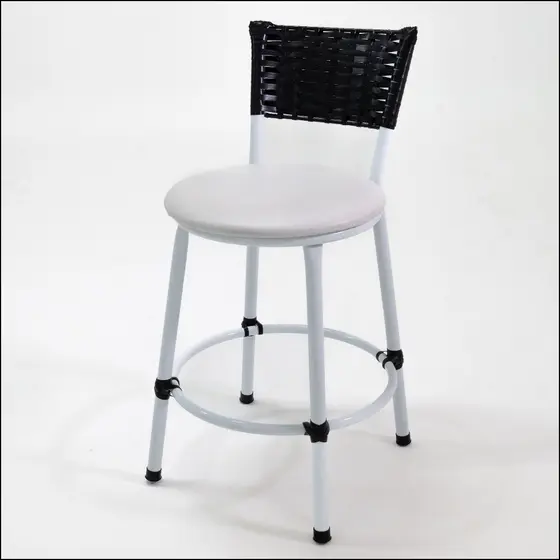 1 BANQUETA BAIXA ENCOSTO PRETO ESTRUTURA BRANCA DE COZINHA AREA GOURMET