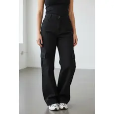 calça jeans cargo preta feminina empina bumbum super tendencia alta qualidade cintura alta cargo moderna