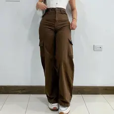 Calça jeans cargo feminina empina bumbum e valoriza as curvas de ótima qualidade e cintura alta