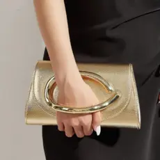 Bolsa de mão feminina com alça de corrente  , com detalhes em dourado para festa casamento evendos