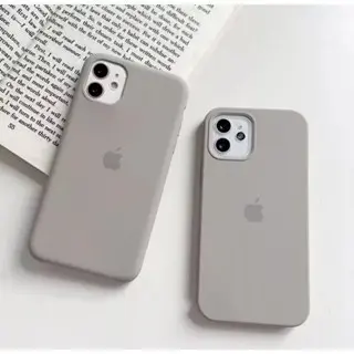 Capa Case Capinha Aveludada Silicone CINZA CLARO XSMAX 11 12 13 14 15 16 PLUS PRO MAX ALTA QUALIDADE