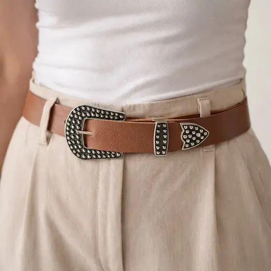 CIntos Femininos Fivela Preta Com Bolinhas Pratas Tendência Fashion Blogueira Country - Márcia
